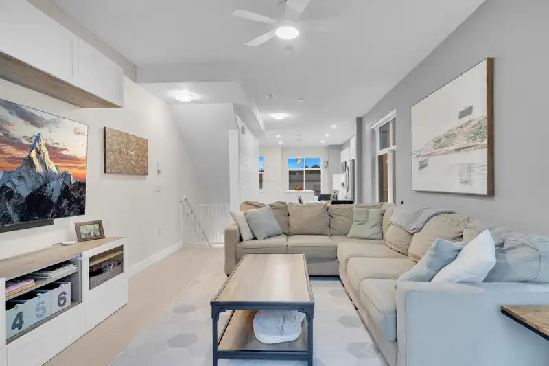 31 12073 62 AVENUE - photo 4 of 40