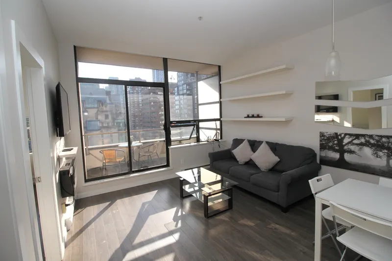 909 1010 HOWE STREET - photo 2 of 9