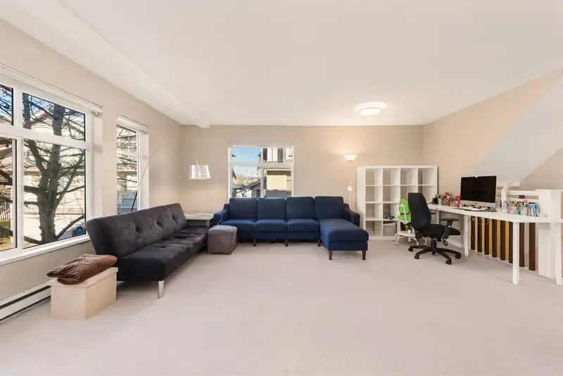 23 9533 GRANVILLE AVENUE - photo 1 of 38