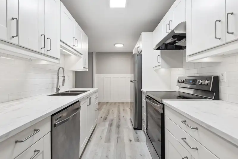 110 4926 48 AVENUE - photo 1 of 30