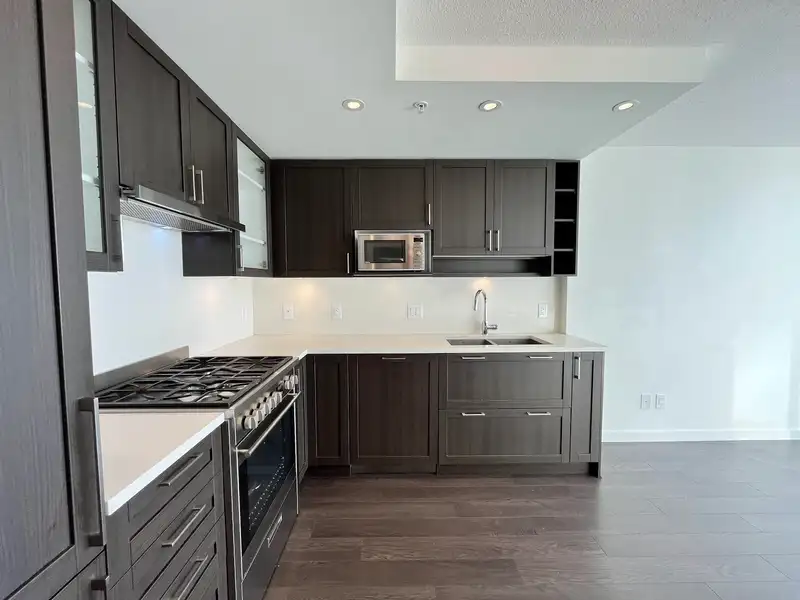 1701 5515 BOUNDARY ROAD - photo 3 of 16