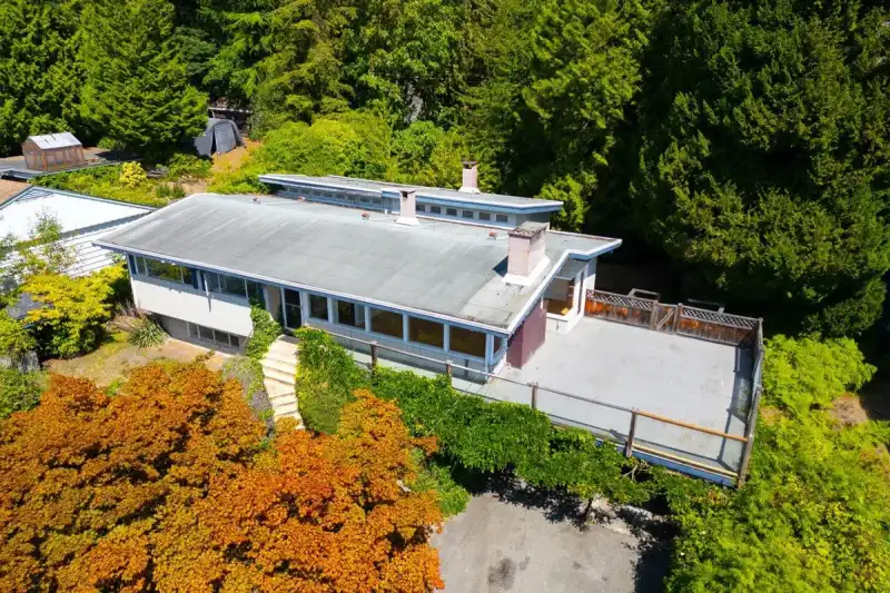 1241 NEPAL CRESCENT - photo 1 of 34