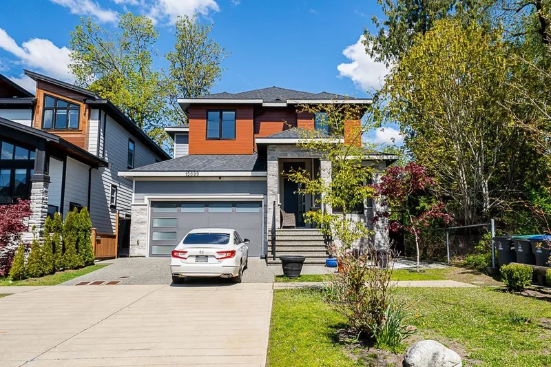 15699 77B AVENUE - photo 2 of 25