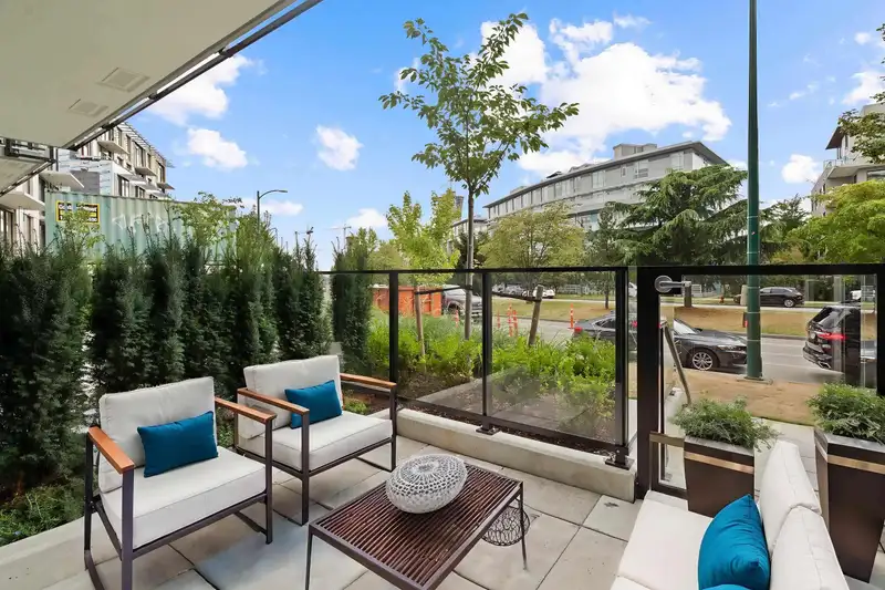 114 5168 CAMBIE STREET - photo 1 of 24