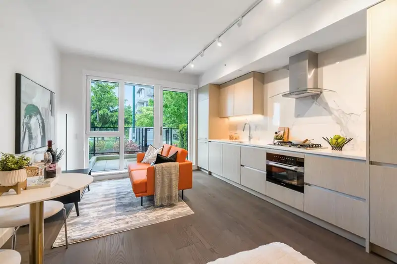 114 5168 CAMBIE STREET - photo 3 of 24