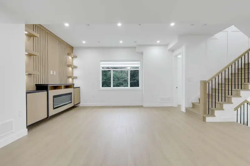 102 9964 120 STREET - photo 4 of 40
