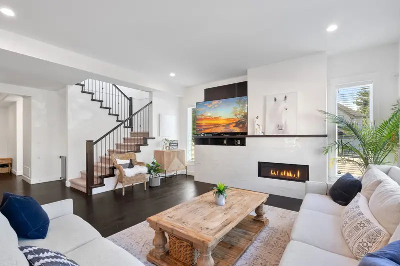 16411 26B AVENUE - photo 2 of 25