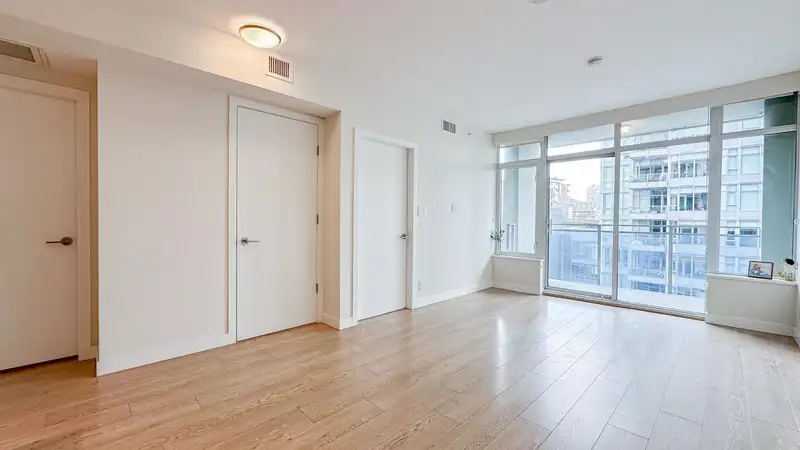 807 111 E 1ST AVENUE - photo 1 of 25