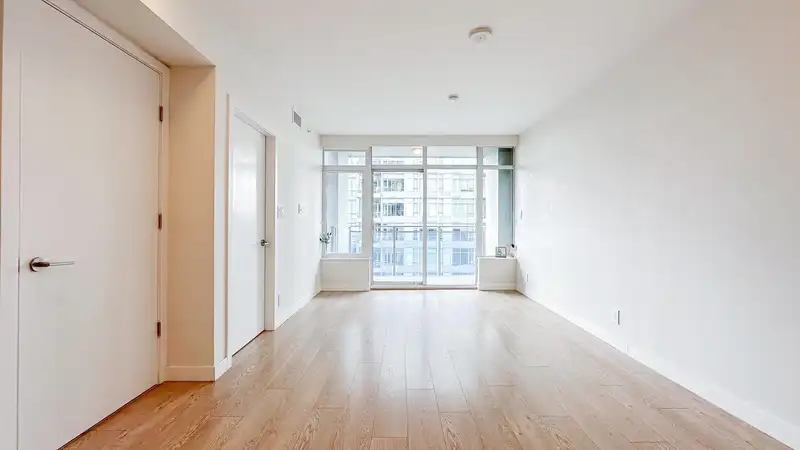 807 111 E 1ST AVENUE - photo 2 of 25
