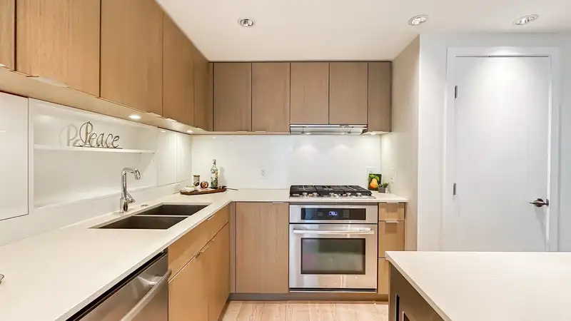 807 111 E 1ST AVENUE - photo 4 of 25