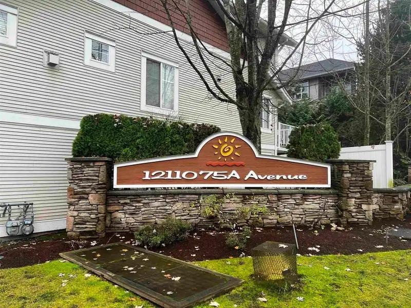 75 12110 75A AVENUE - photo 1 of 34