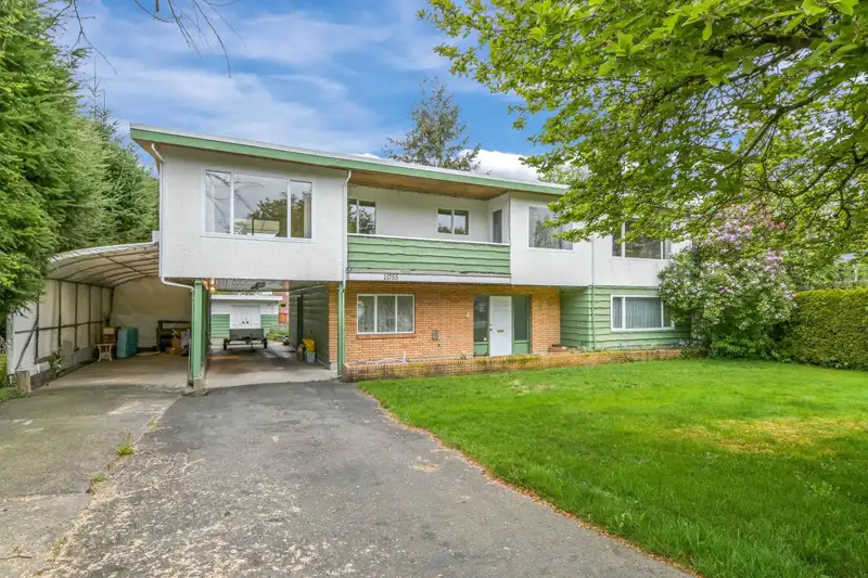11755 84 AVENUE - photo 1 of 40