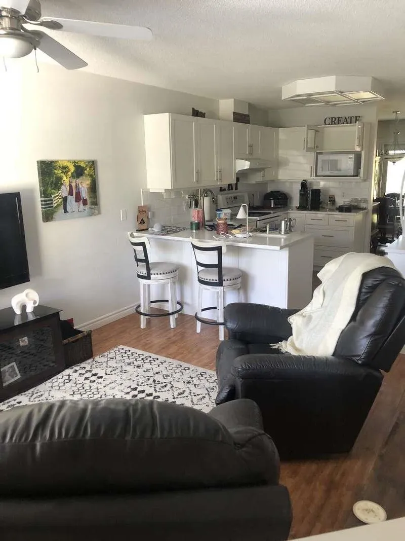 9 21928 48 AVENUE - photo 1 of 12