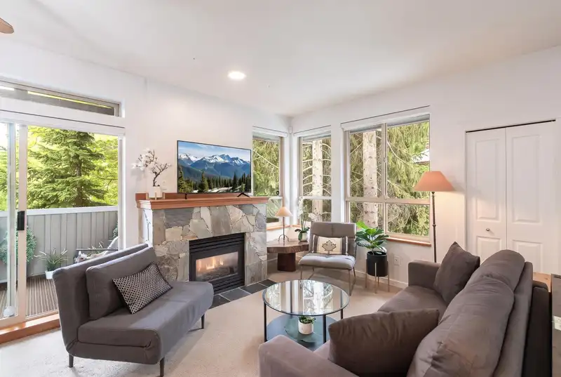 20 4385 NORTHLANDS BOULEVARD - photo 3 of 32