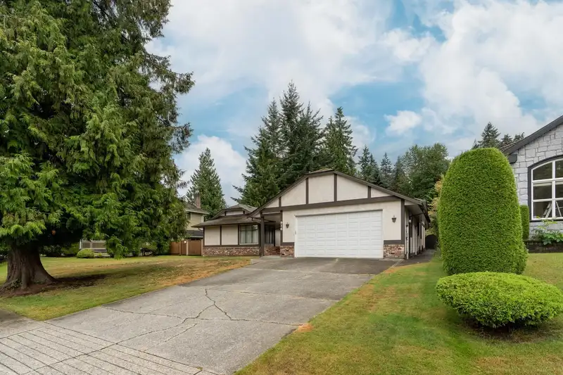 916 SPRICE AVENUE - photo 2 of 28