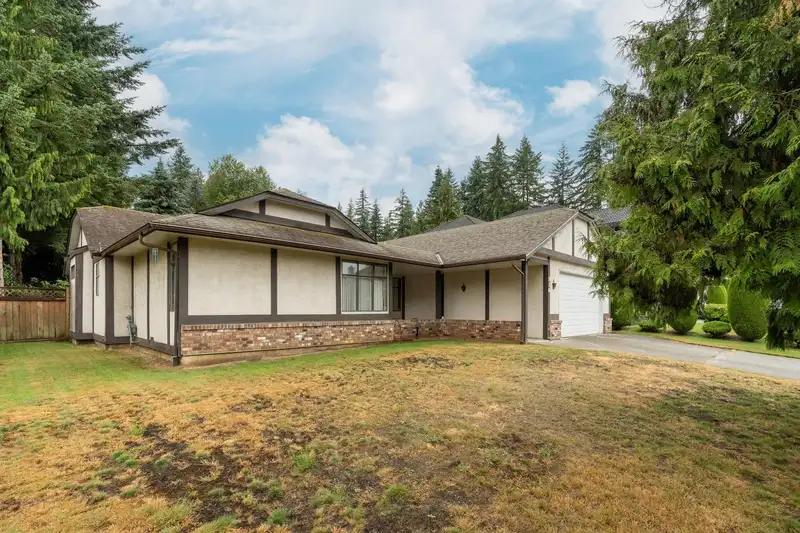 916 SPRICE AVENUE - photo 3 of 28