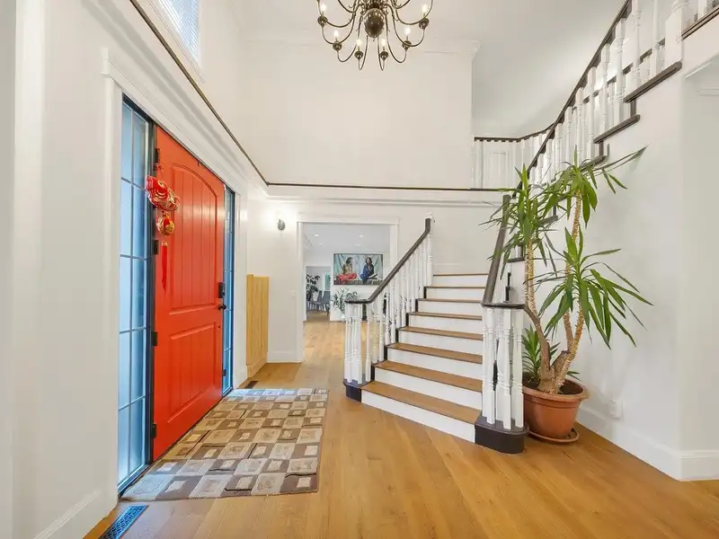 17923 20 AVENUE - photo 3 of 32