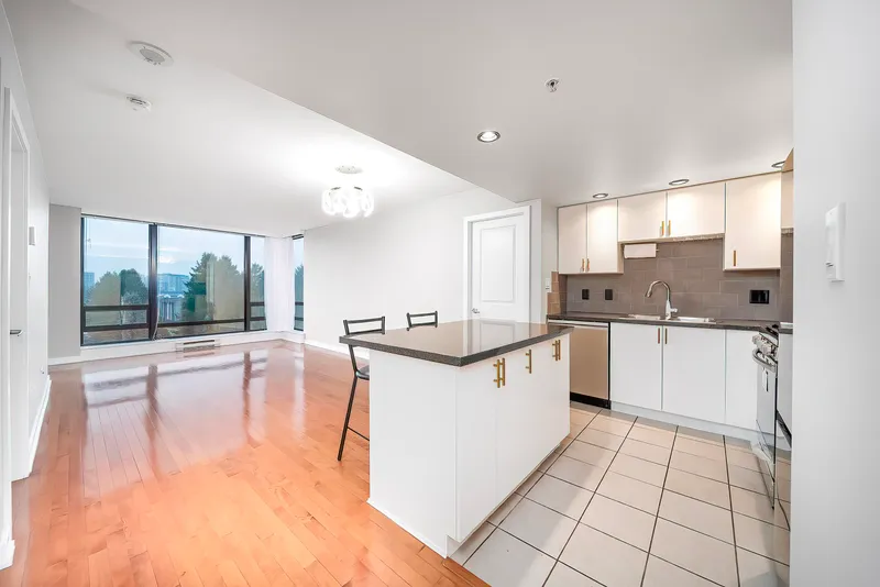 906 9188 HEMLOCK DRIVE - photo 2 of 25