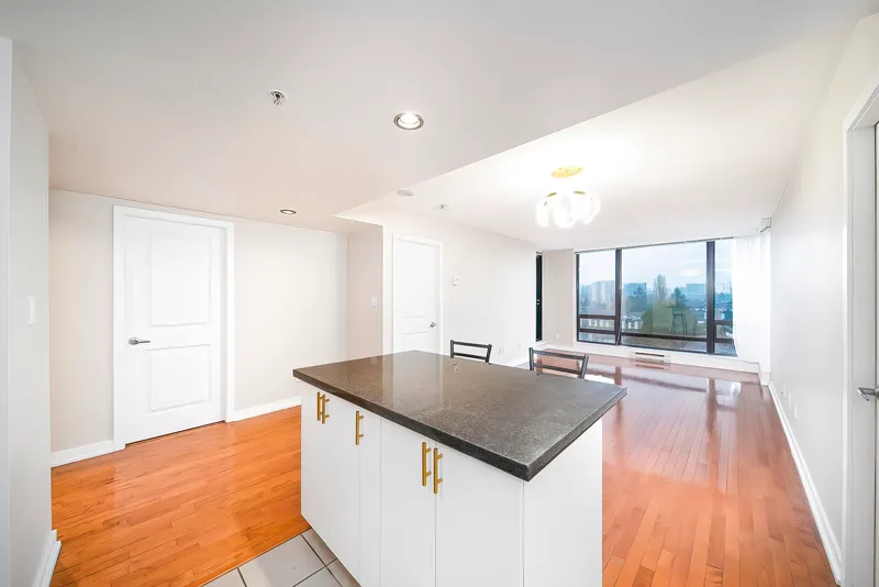 906 9188 HEMLOCK DRIVE - photo 4 of 25