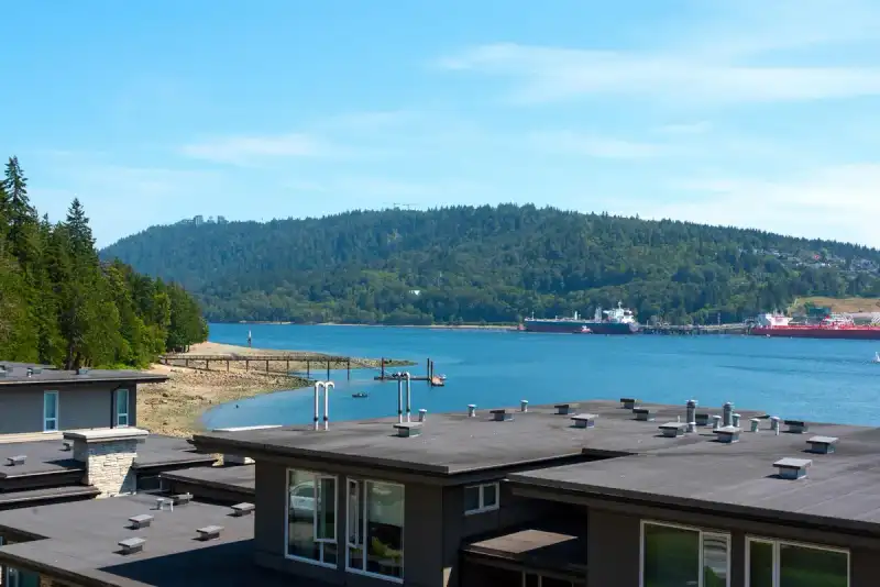 305 3873 CATES LANDING WAY - photo 1 of 39