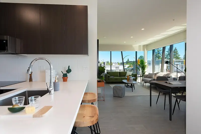 207 1633 TATLOW AVENUE - photo 4 of 25