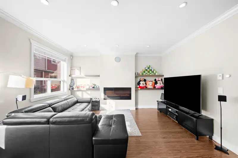 11 14177 103 AVENUE - photo 3 of 29