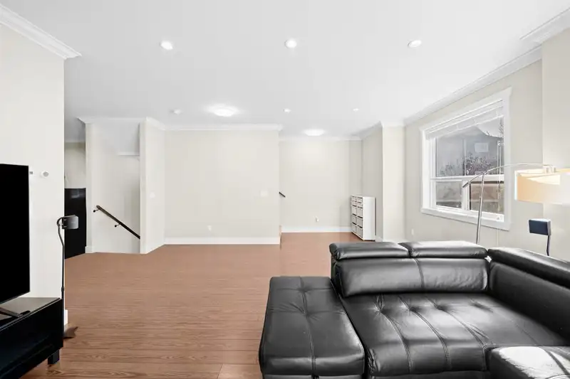 11 14177 103 AVENUE - photo 4 of 29