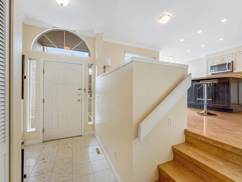 2387 QUAYSIDE COURT - photo 2 of 25