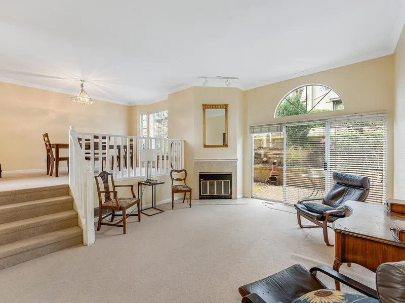 2387 QUAYSIDE COURT - photo 3 of 25