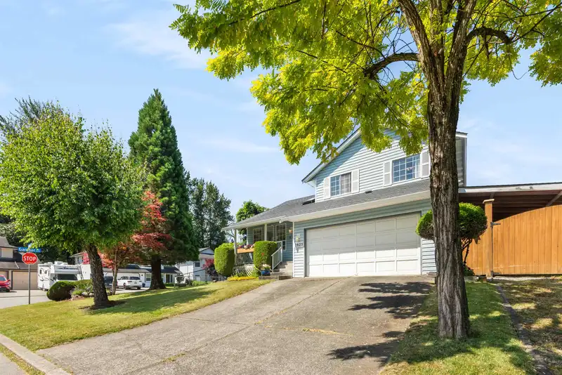 2825 GARDNER COURT - photo 1 of 40
