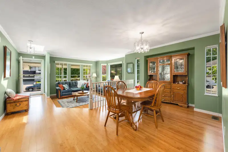 2825 GARDNER COURT - photo 4 of 40