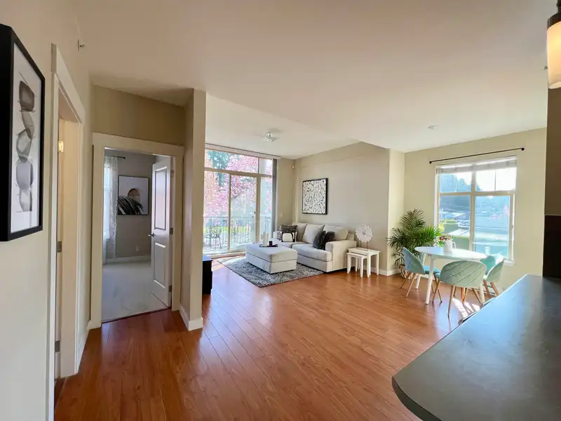 213 33545 RAINBOW AVENUE - photo 2 of 18