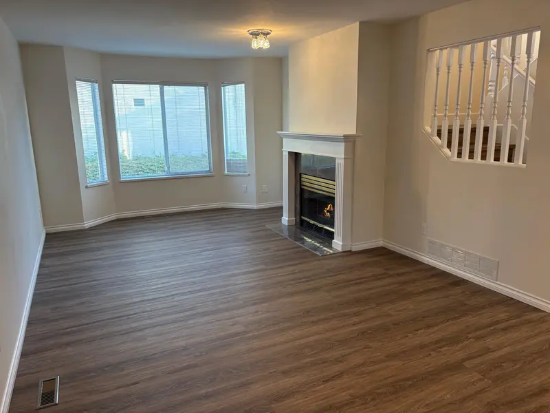 3 11952 64 AVENUE - photo 3 of 25