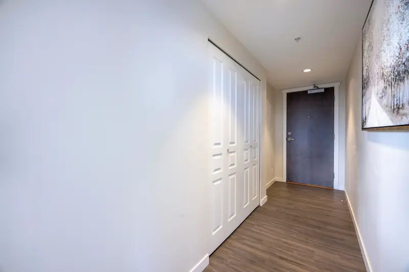 1204 3096 WINDSOR GATE - photo 3 of 25