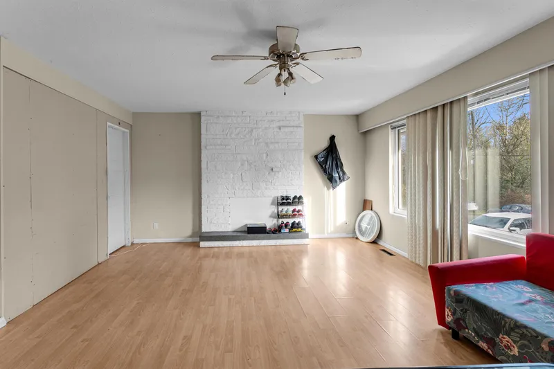 9939 119A STREET - photo 4 of 13