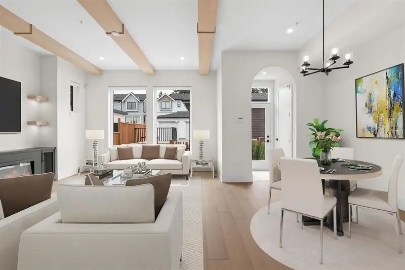 20518 75 AVENUE - photo 1 of 34