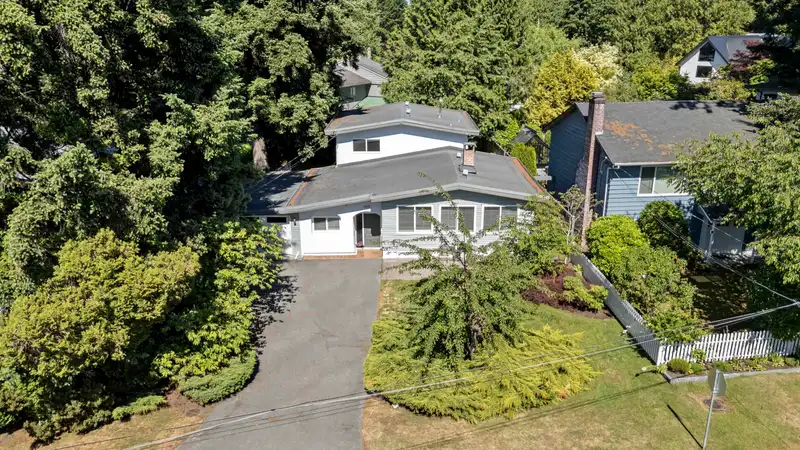 1448 FARRELL AVENUE - photo 1 of 39