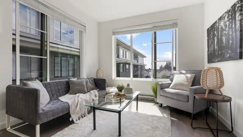 413 15825 85 AVENUE - photo 1 of 36