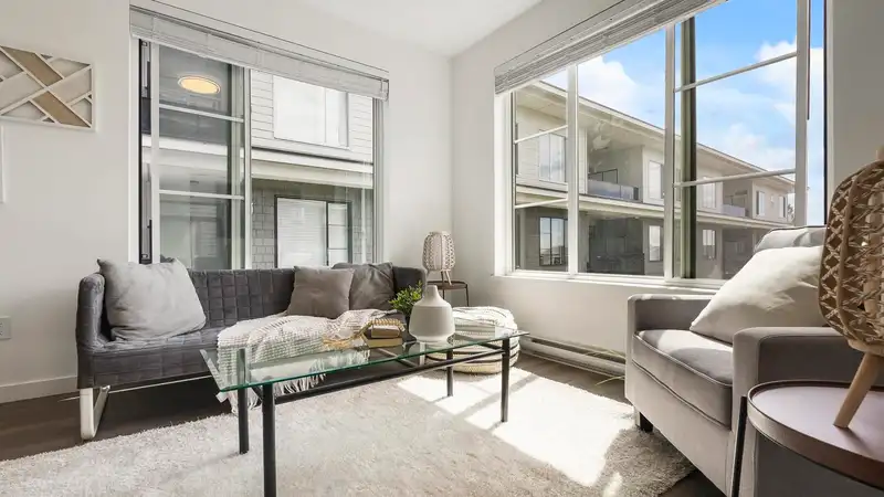 413 15825 85 AVENUE - photo 2 of 36