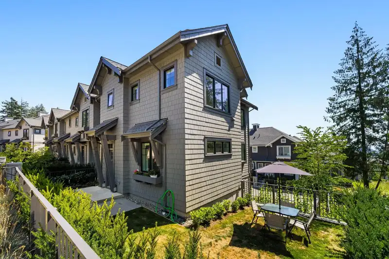 164 1310 MITCHELL STREET - photo 2 of 40
