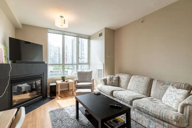1210 63 KEEFER PLACE - photo 3 of 26