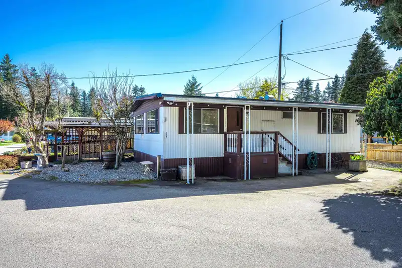 127 3031 200 STREET - photo 1 of 32