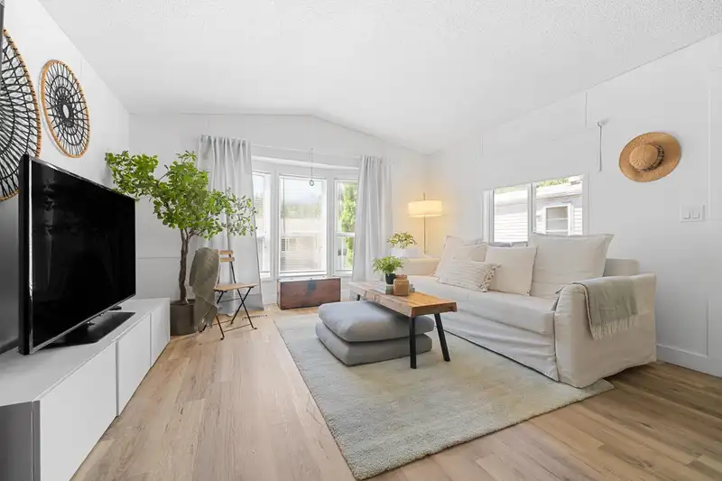 86 3295 SUNNYSIDE ROAD - photo 1 of 15