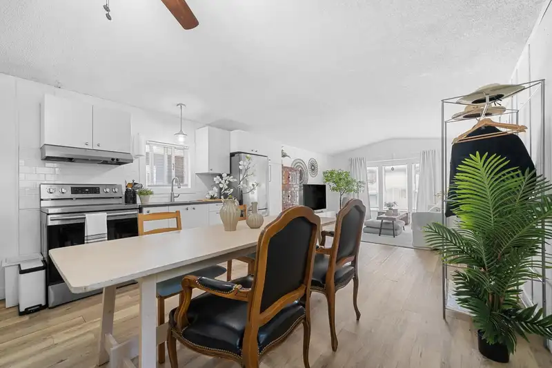 86 3295 SUNNYSIDE ROAD - photo 4 of 15