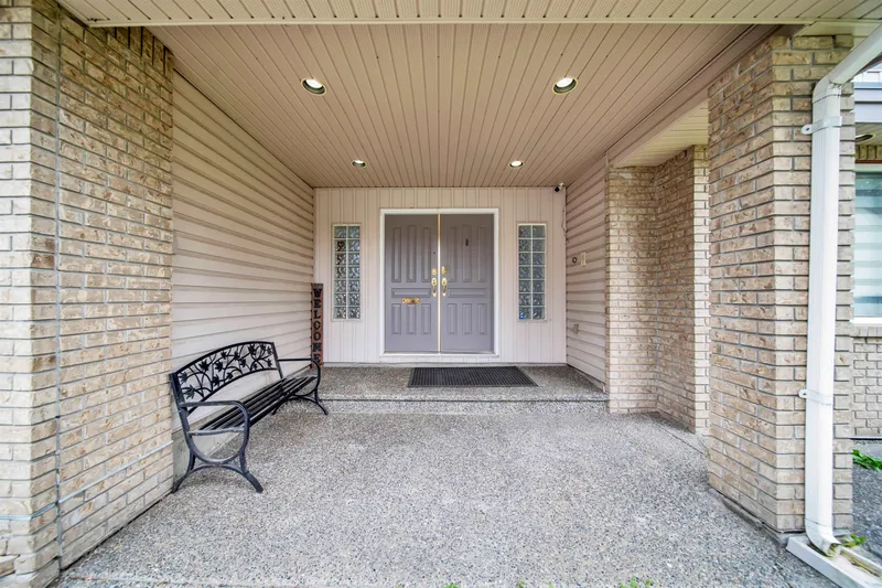 12462 93A AVENUE - photo 2 of 25