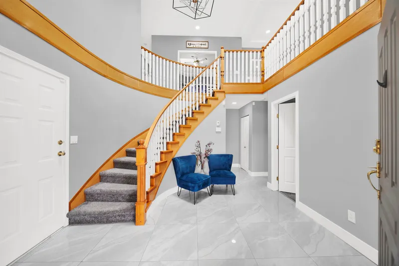 12462 93A AVENUE - photo 3 of 25