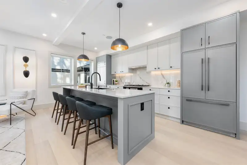1 375 E 33RD AVENUE - photo 1 of 33