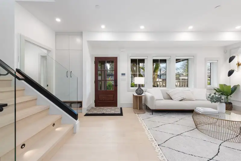 1 375 E 33RD AVENUE - photo 4 of 33