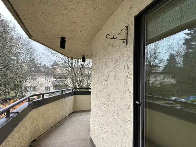 301 8645 OSLER STREET - photo 3 of 22