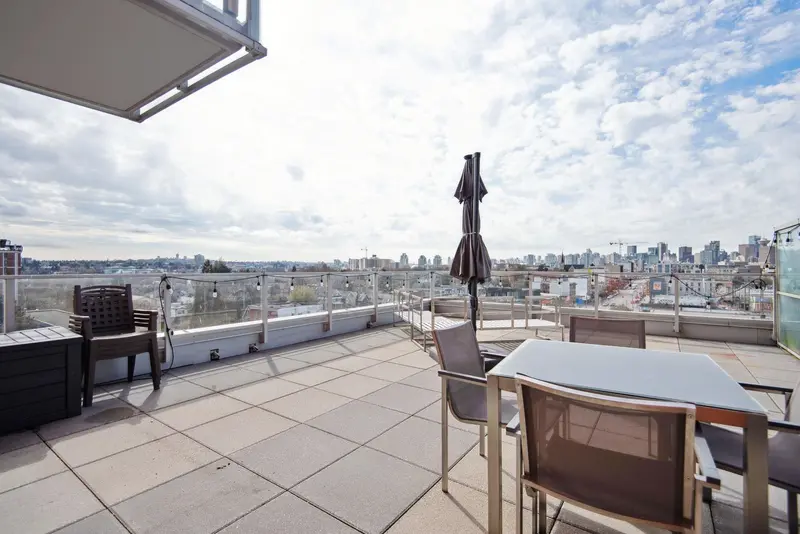 808 933 E HASTINGS STREET - photo 3 of 25